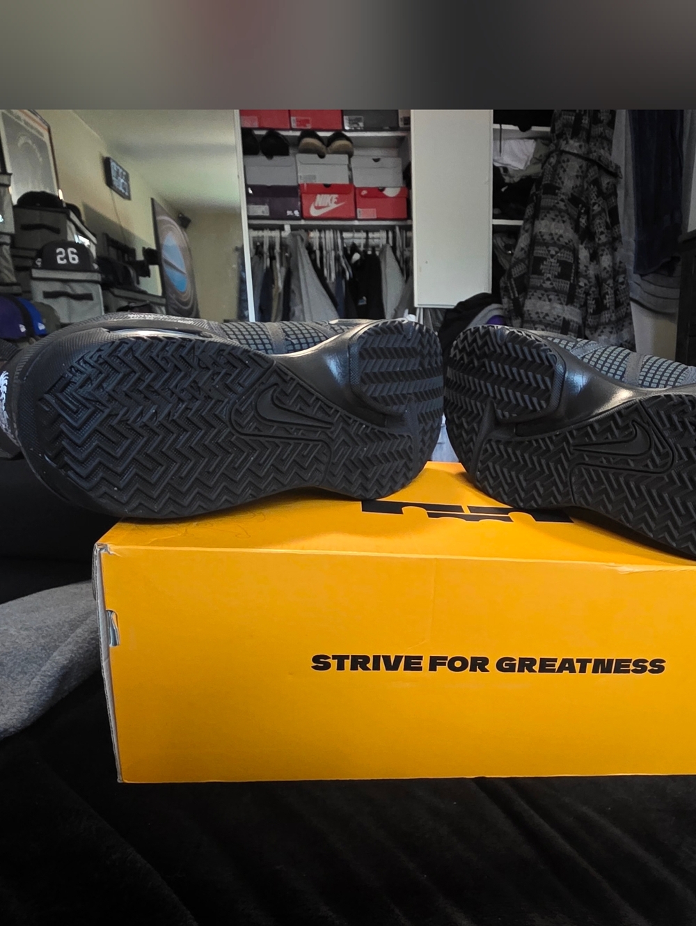 Lebron WITNESS VII Nike Men’s Black Athletic Sneakers with Textured Outsole.